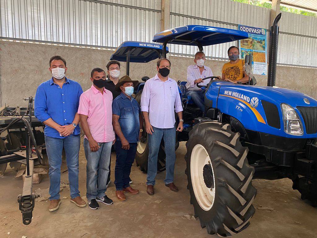Codevasf entrega patrulhas agrícolas e veículos no Piauí para atividades produtivas